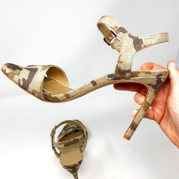Stuart Weitzman camouflage t strap heel green camouflage 9 NWT - Picture 8 of 10